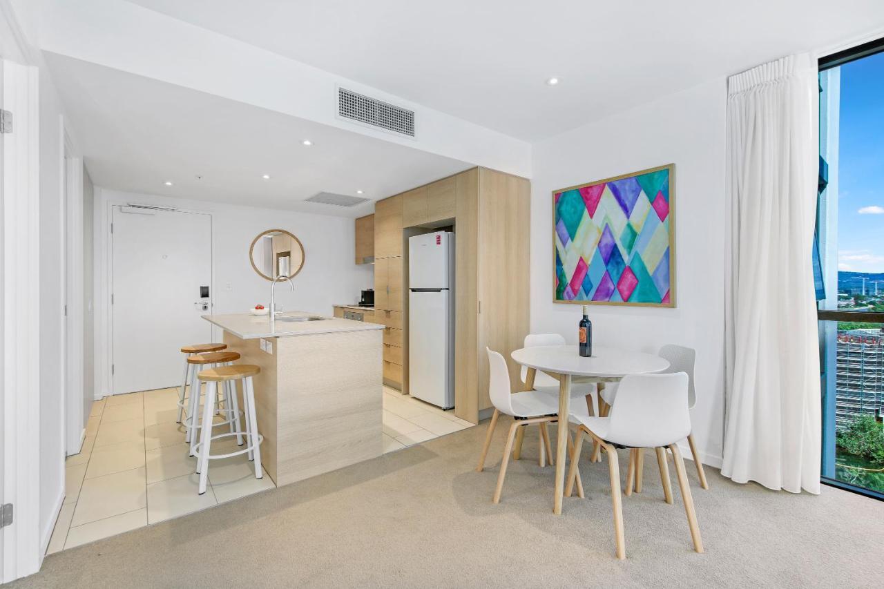 The Eureka Gold Coast Residence On Broadbeach 外观 照片