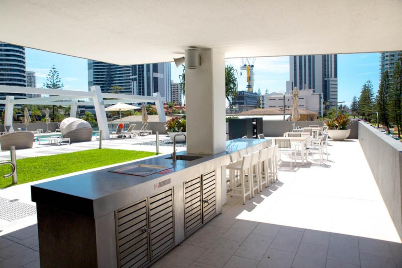The Eureka Gold Coast Residence On Broadbeach 外观 照片
